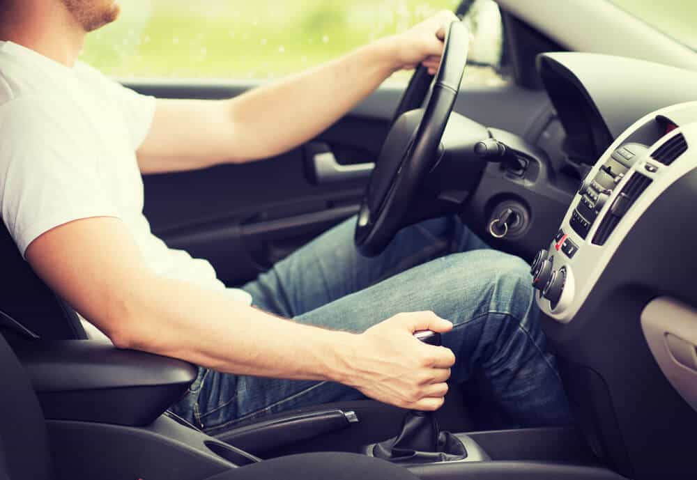 5 razões para optar por um carro com câmbio manual 2 5 razões para optar por um carro com câmbio manual