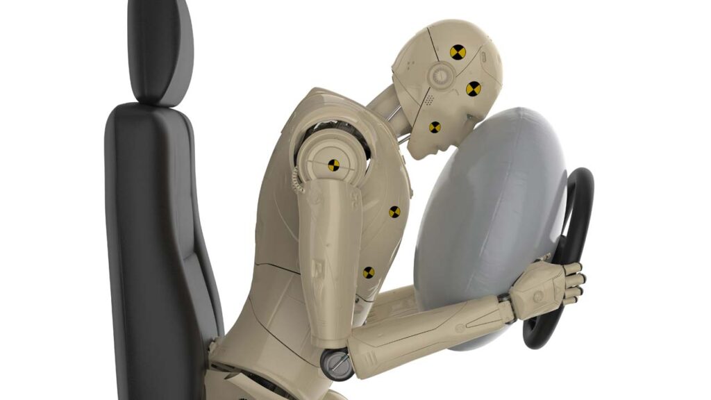 Airbag é eficiente e pode salvar vidas: 7 aspectos importantes sobre esse item de segurança 8 boneco de teste acidente airbag