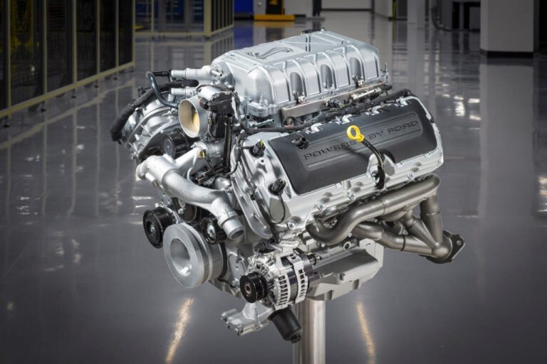 Tecnologia Automotiva 5 motor v8