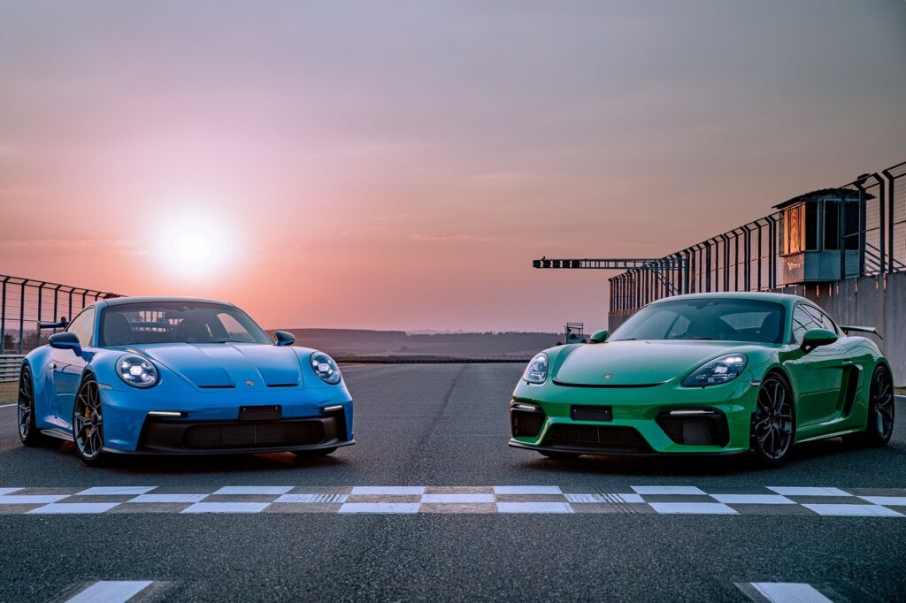 Porsche-911-gt-3-718-cayman-gt4