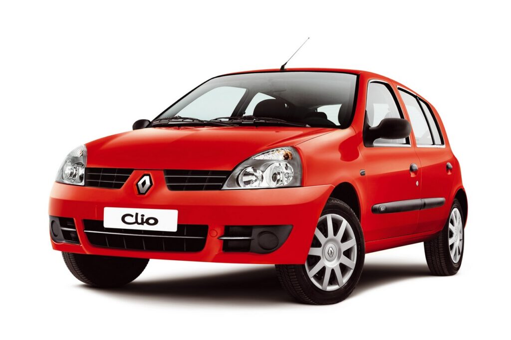 Carros pelo preço de um iPhone: veja 6 para comprar 2 carros iphone renault clio campus
