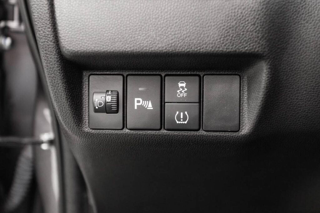 honda wr-v exl 2021 botões da regulagem dos faróis pressão de pneus e controle de tração