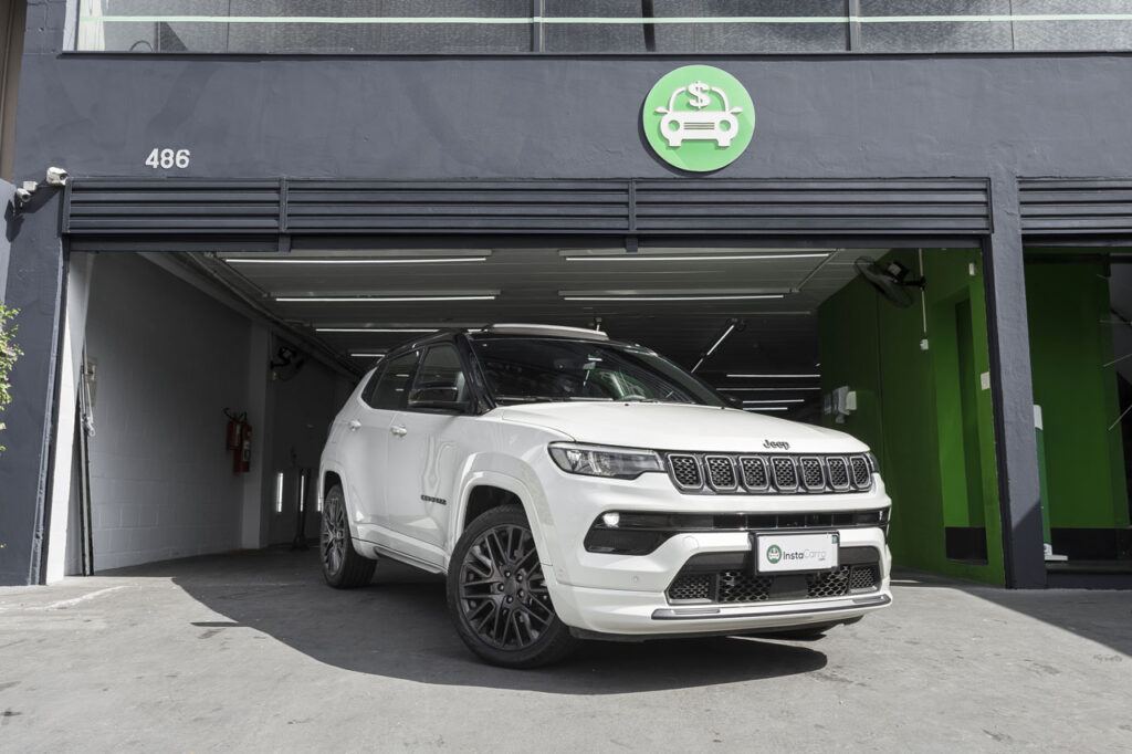 Jeep Compass 1.3 turbo Série S branco pérola