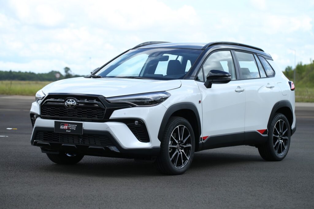 Toyota Corolla Cross e Hilux ganham versões esportivas 5 Corolla Cross GR Sport