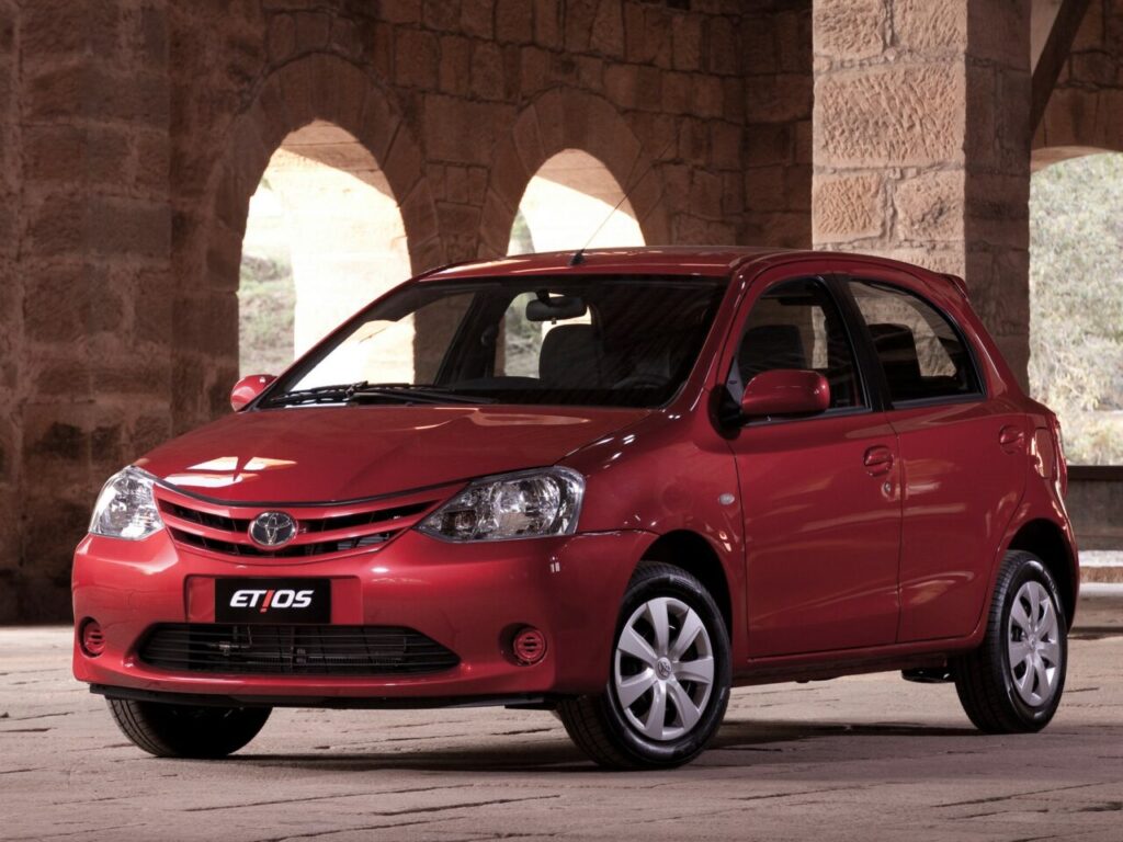 Principais modelos do Toyota Etios 6 toyota etios 2013 carro r$ 30 mil
