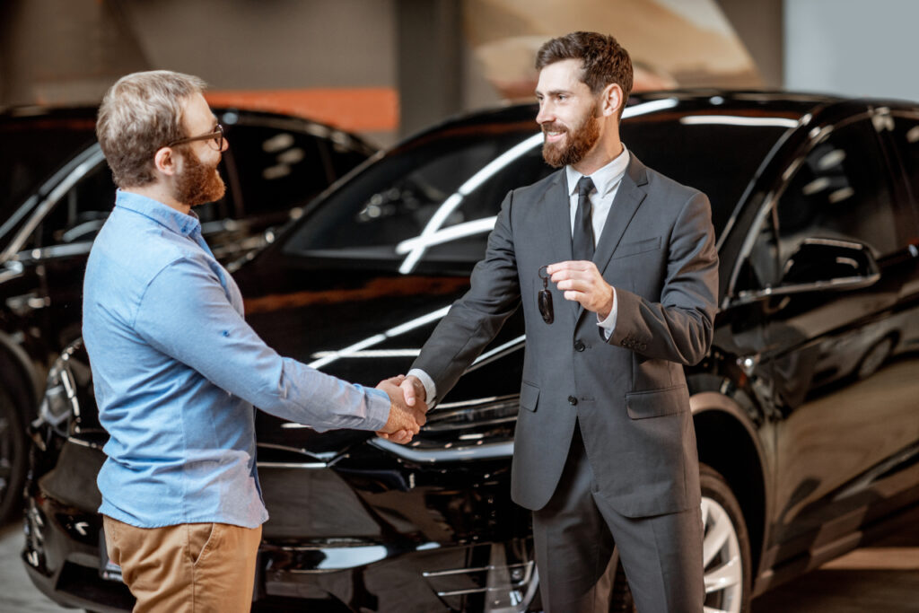 Vender o carro para investir dinheiro - vendedor comprando carro - Vender Carro em Guarulhos