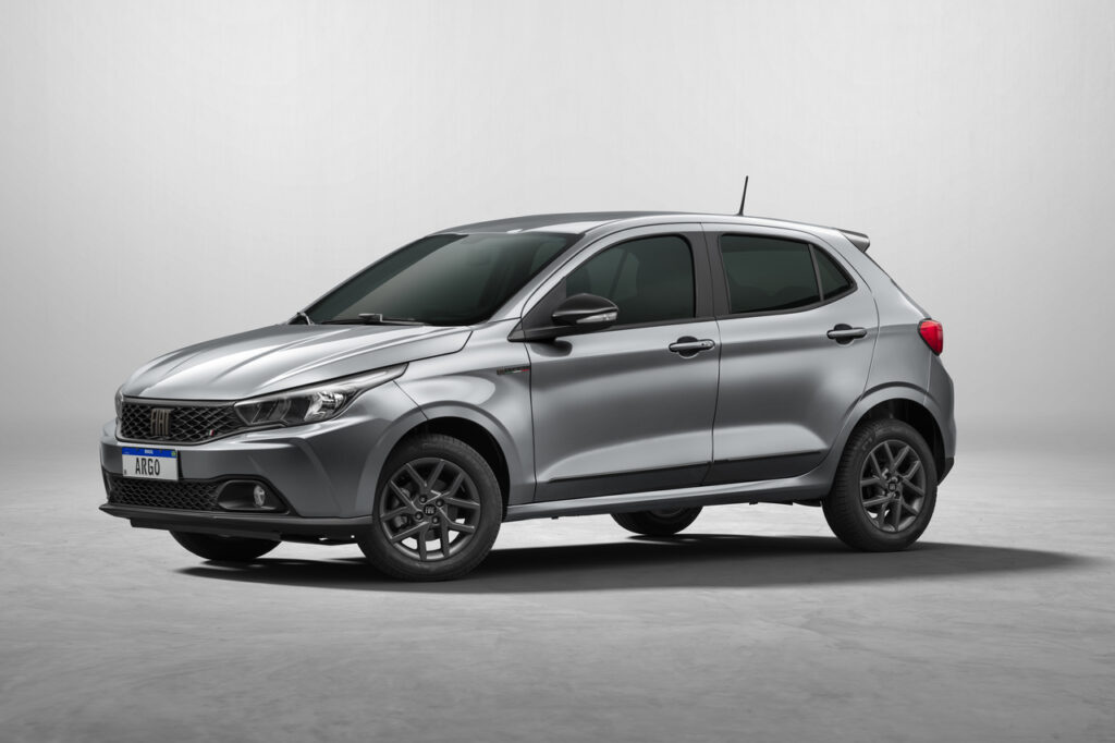 Carro PcD 2023: confira as 5 opções mais baratas 8 carro mais barato do Brasil - Fiat Argo 1.0
