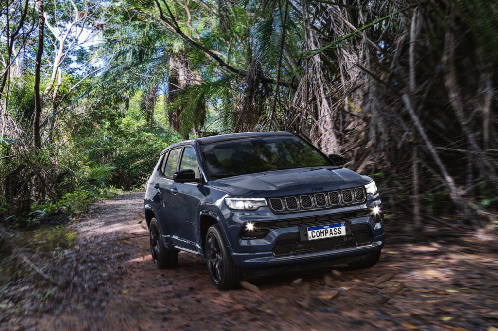 5 carros que desvalorizaram desde o lançamento 4 Jeep Compass 4xe carros que desvalorizaram após o lançamento