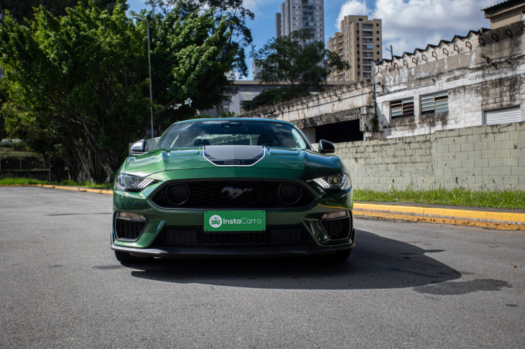 Carro com tração traseira: veja os mais vendidos no Brasil 7 Frente do Ford Mustang Mach 1
