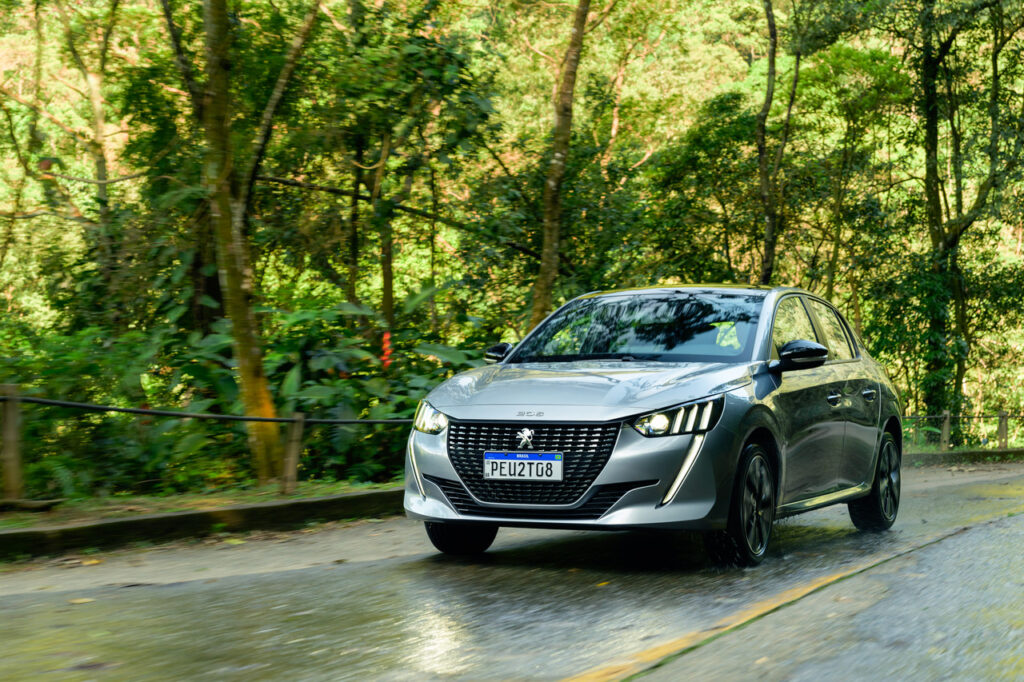 Novo Peugeot 208 Turbo Style