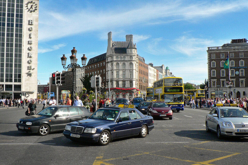 Trânsito em SP e RJ é ruim, mas não está entre os piores do mundo 6 pior trânsito do mundo Londres, São Paulo Dublin