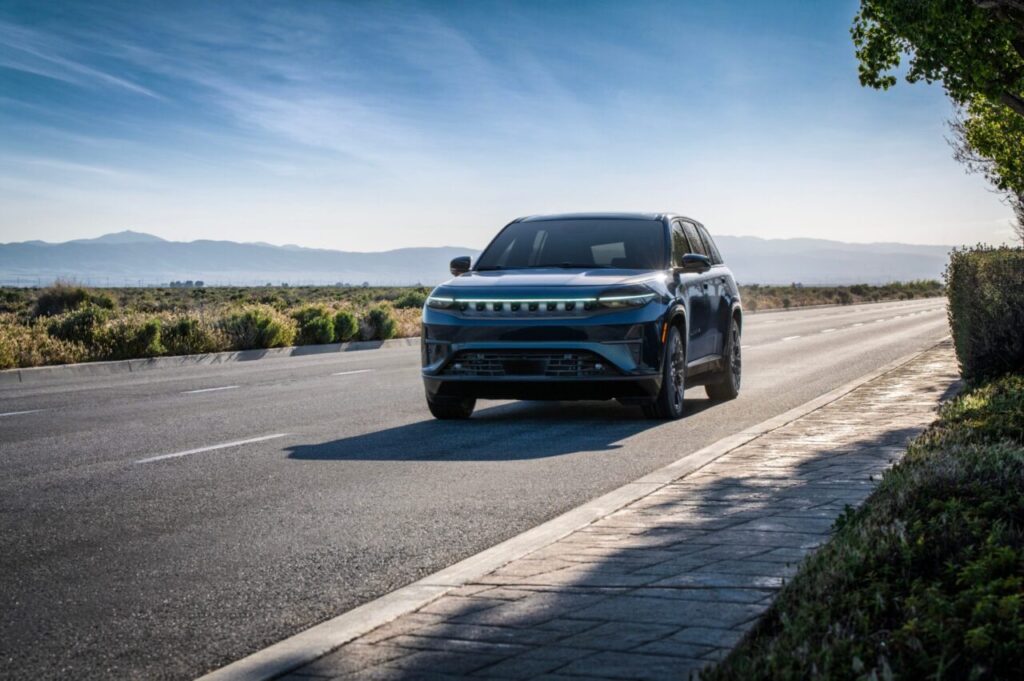 Jeep Wagoneer S: gigante SUV elétrico com 600 cv chega ao mercado 8 2024 Jeep Wagoneer S