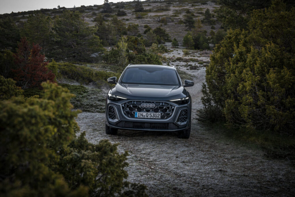 Novo Audi Q5 2025 é micro-híbrido com autonomia elétrica 3 Audi Q5 2025